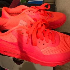 *RARE* Nike Air Maxes in Solar Red